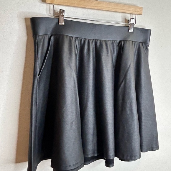 Torrid Black Faux Leather Skater Skirt Size XL/1X Goth Vampire 90s Punk Dark EUC - Picture 5 of 12